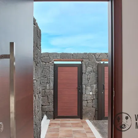 Mauruuru - 10 Minutes Walking To Marina Rubicon, Heated Pool, Bbq & Office Space With Desk And High Speed Internet Villa