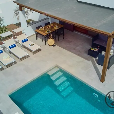 Mauruuru - 10 Minutes Walking To Marina Rubicon, Heated Pool, Bbq & Office Space With Desk And High Speed Internet