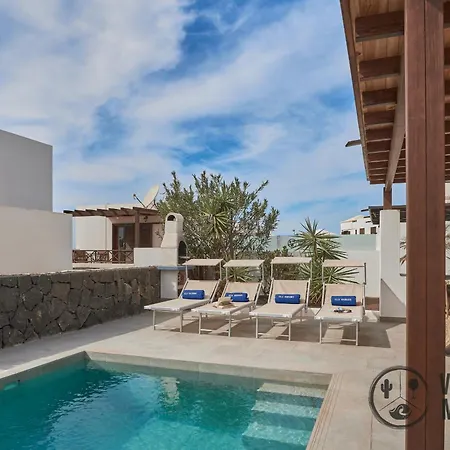 Villa Mauruuru - 10 Minutes Walking To Marina Rubicon, Heated Pool, Bbq & Office Space With Desk And High Speed Internet