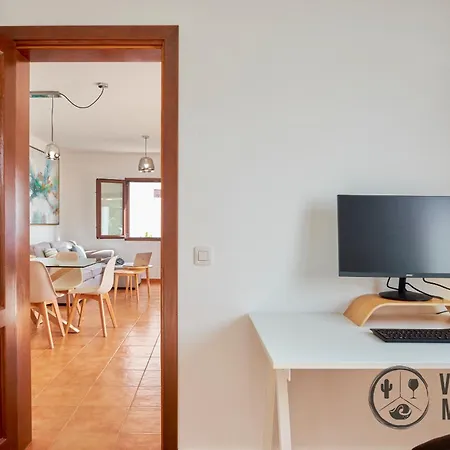 Mauruuru - 10 Minutes Walking To Marina Rubicon, Heated Pool, Bbq & Office Space With Desk And High Speed Internet