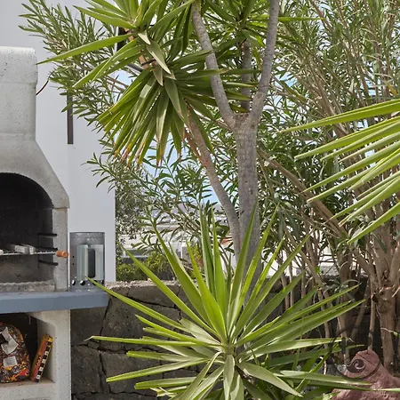 Villa Mauruuru - 10 Minutes Walking To Marina Rubicon, Heated Pool, Bbq & Office Space With Desk And High Speed Internet